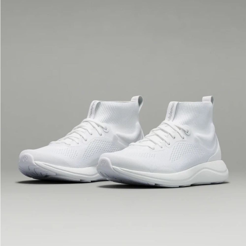 Lululemon Women's Chargefeel Mid Workout Shoe
